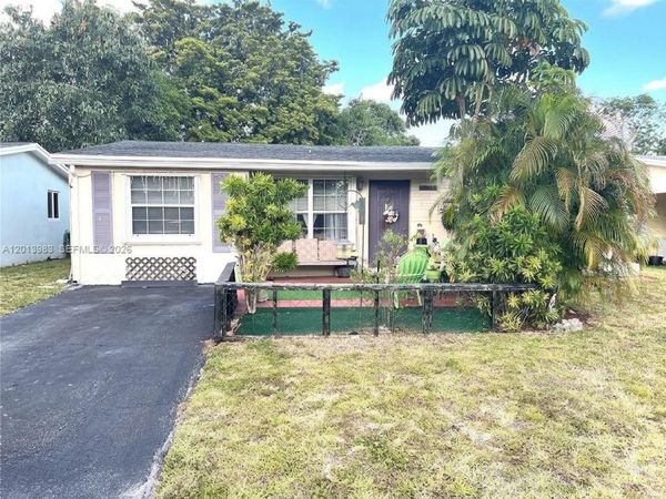 371 SW 67th Ter, Pembroke Pines, FL 33023