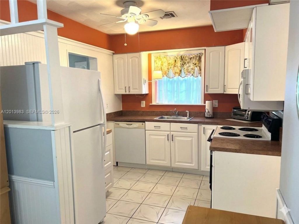 371 SW 67th Ter , Pembroke Pines, FL 33023 Photo