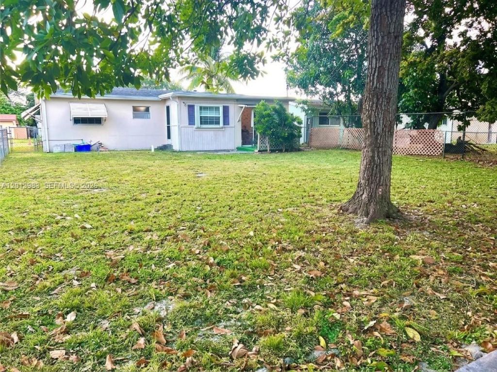 371 SW 67th Ter, Pembroke Pines, FL 33023 Photo