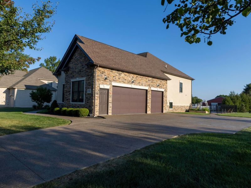 7247 Optimara Drive, Pickerington, OH 43147 Photo 4