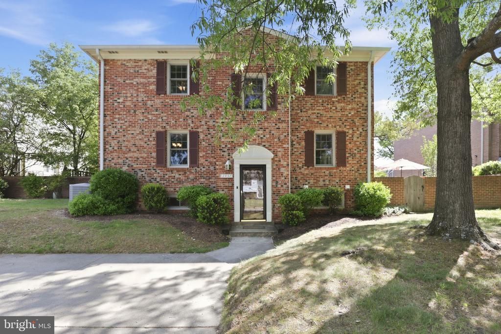 2457 N Stevens Street, Alexandria, VA 22311 Main Photo