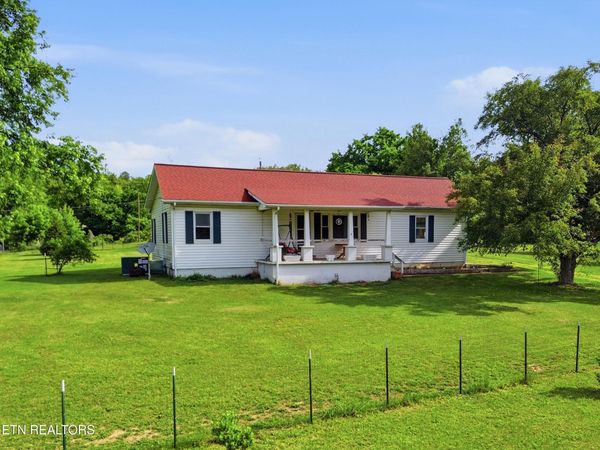 824 Oliver Springs Hwy, Clinton, TN 37716
