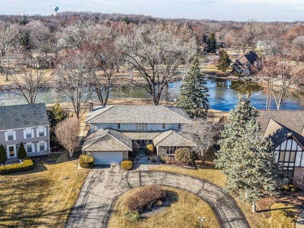 9 Buckingham Drive , Sugar Grove, IL 60554