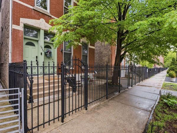 1820 W SUPERIOR Street , Unit 2r, Chicago, IL 60622
