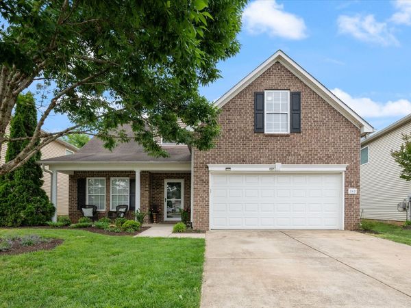 543 Creek Oak Dr , Murfreesboro, TN 37128