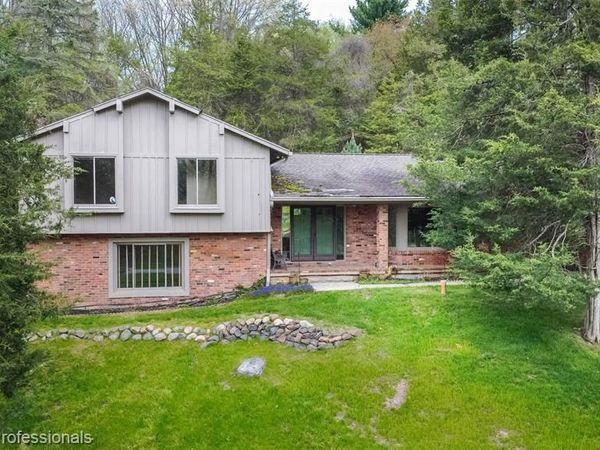 6133 Sundance Trail, Genoa Twp, MI 48116