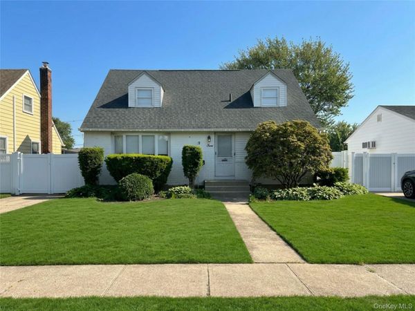 5 Amby Avenue, Plainview, NY 11803