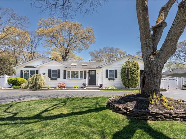 545 Spruce Avenue , Sayville, NY 11782