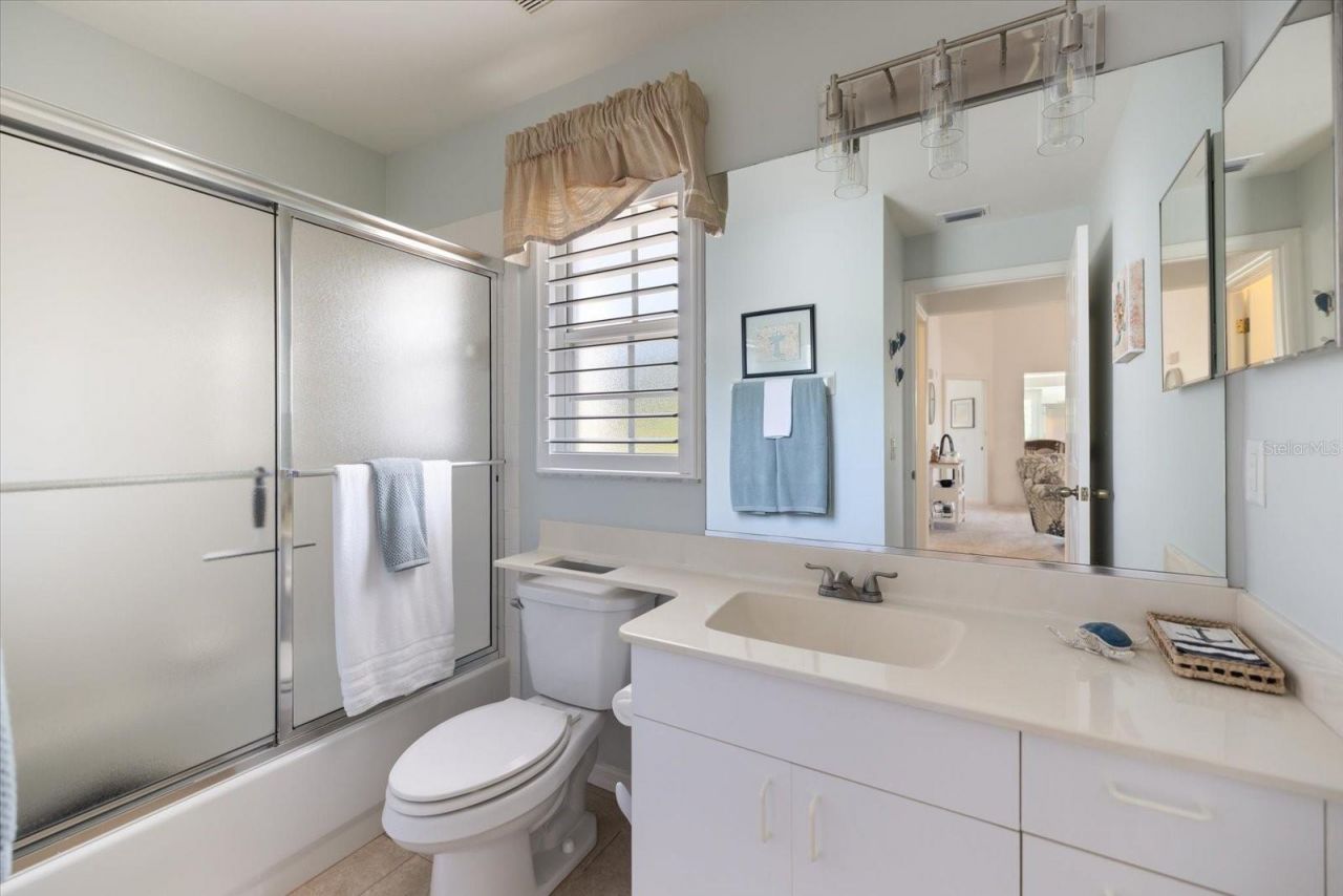 801 Montrose Drive, Unit 202, Venice, FL 34293 Photo