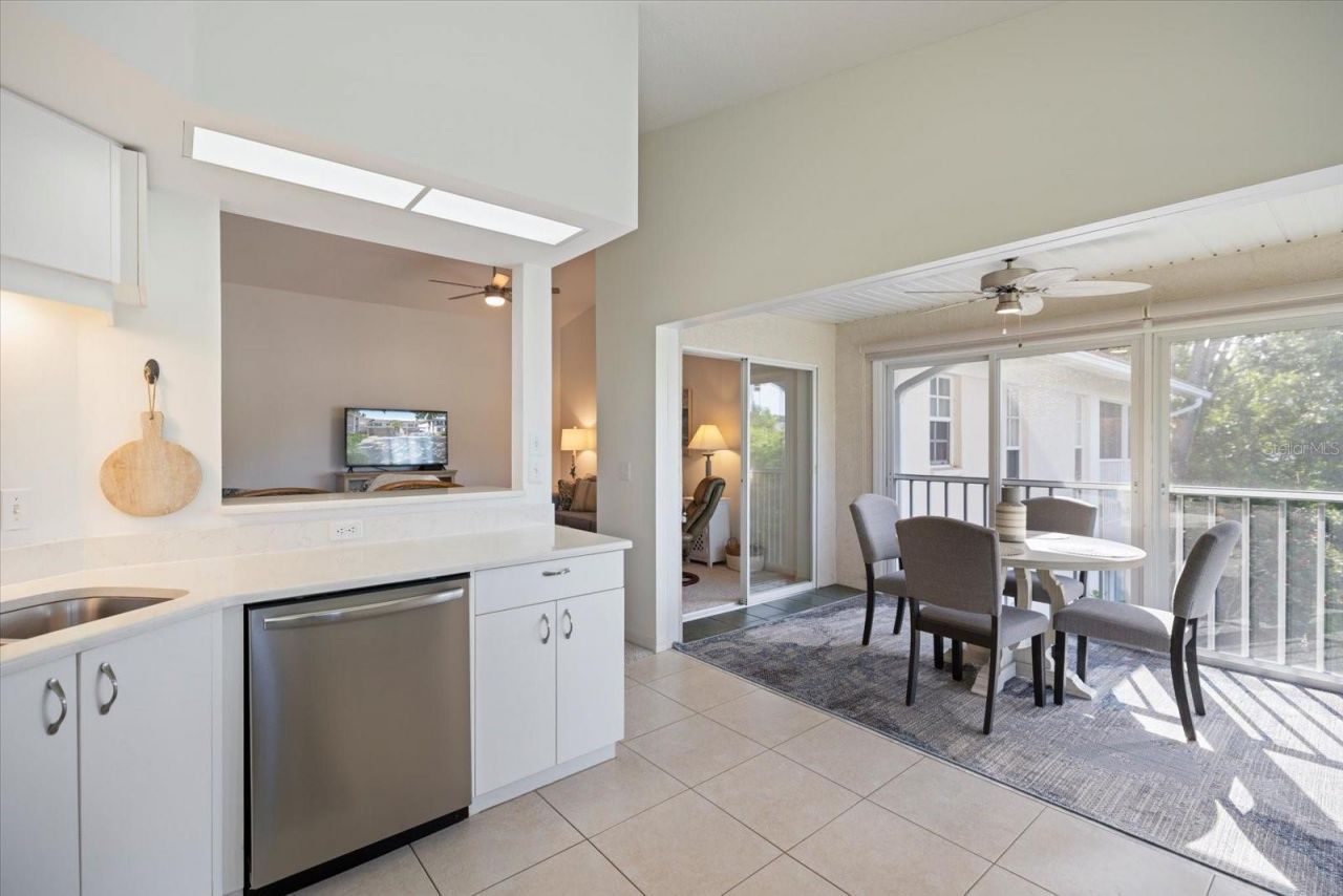 801 Montrose Drive, Unit 202, Venice, FL 34293 Photo