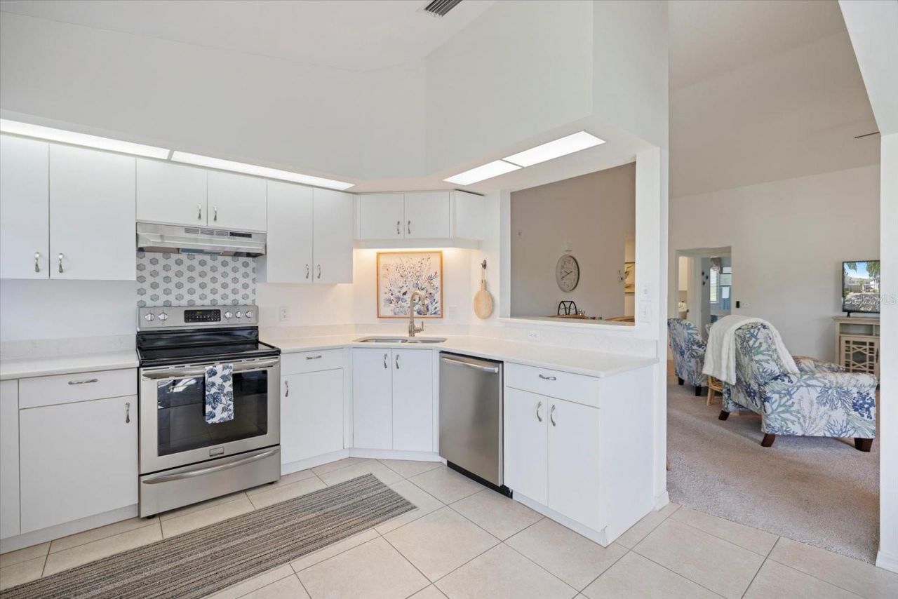 801 Montrose Drive, Unit 202, Venice, FL 34293 Photo