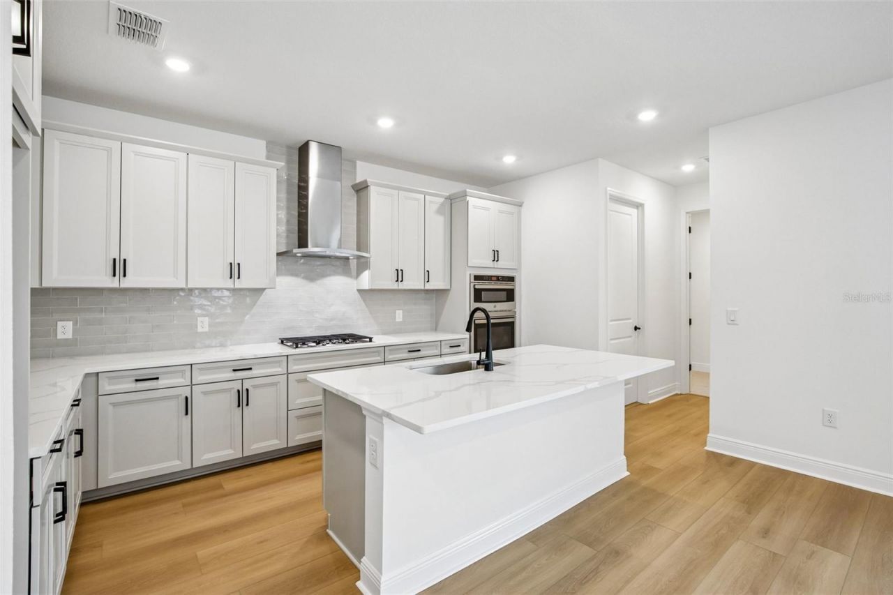 8225 Seaflower Parkway, Bradenton, FL 34210 Photo