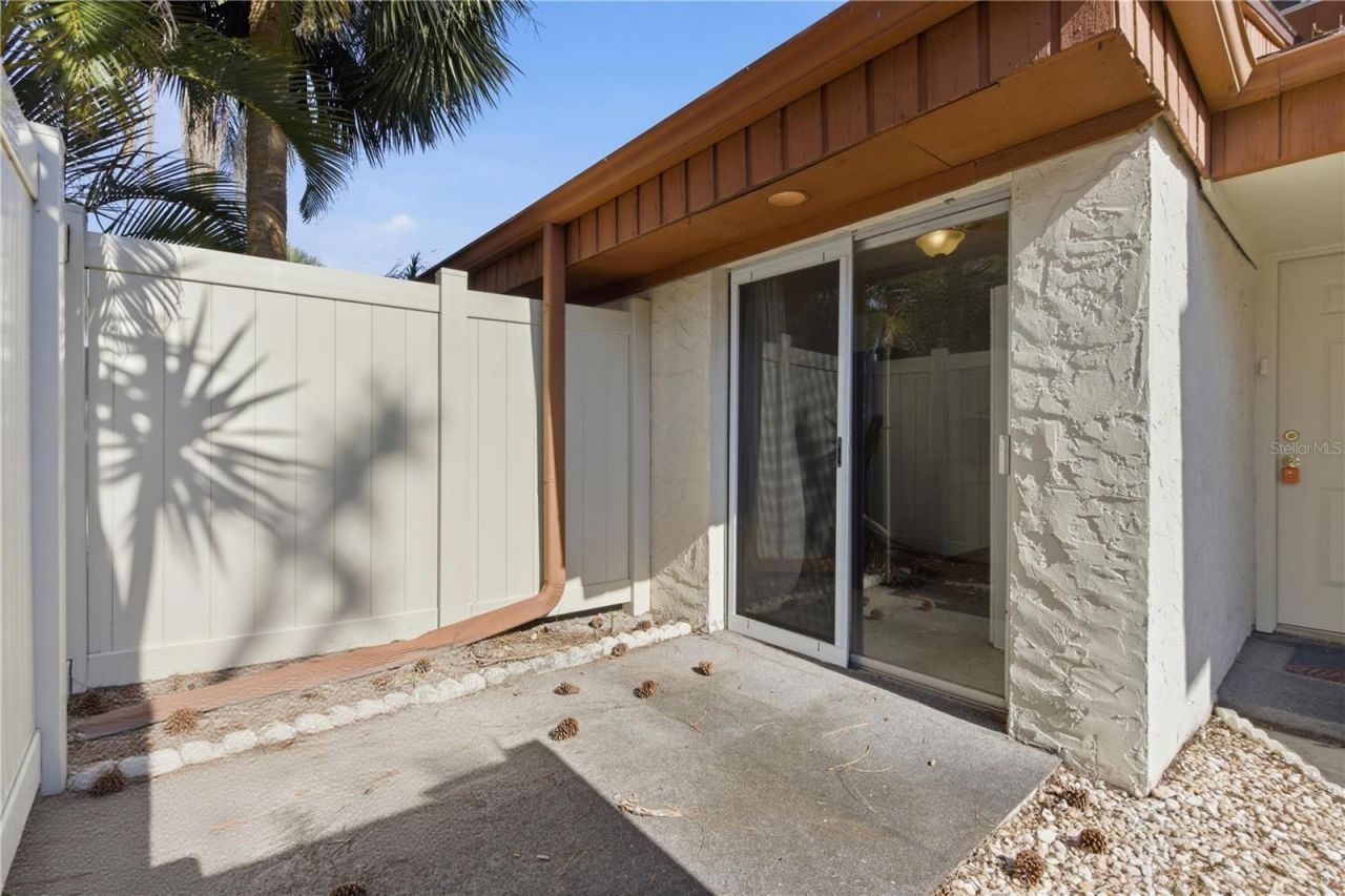 2058 Sunset Point Road , Unit 15, Clearwater, FL 33765 Photo