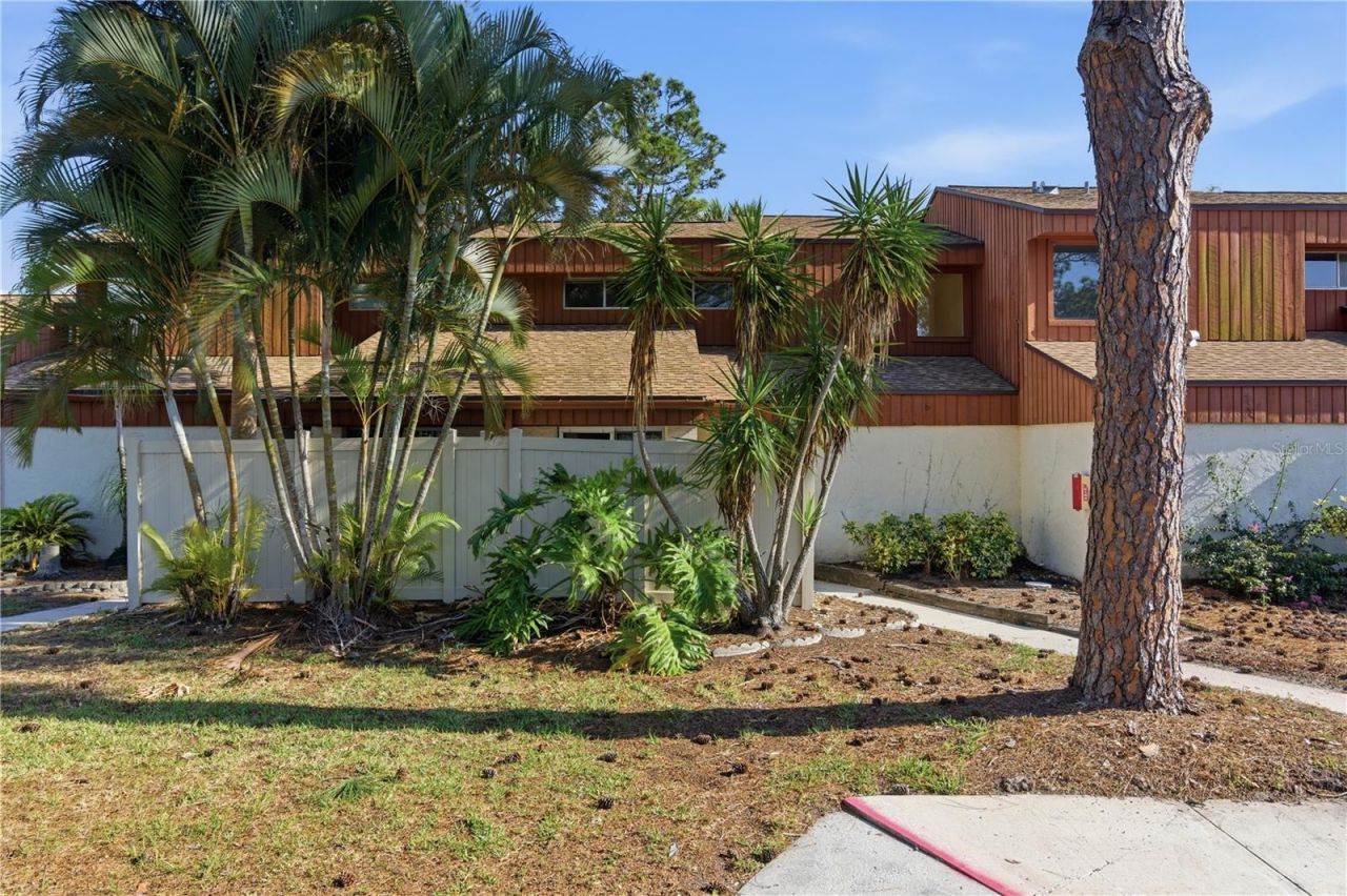 2058 Sunset Point Road , Unit 15, Clearwater, FL 33765 Photo