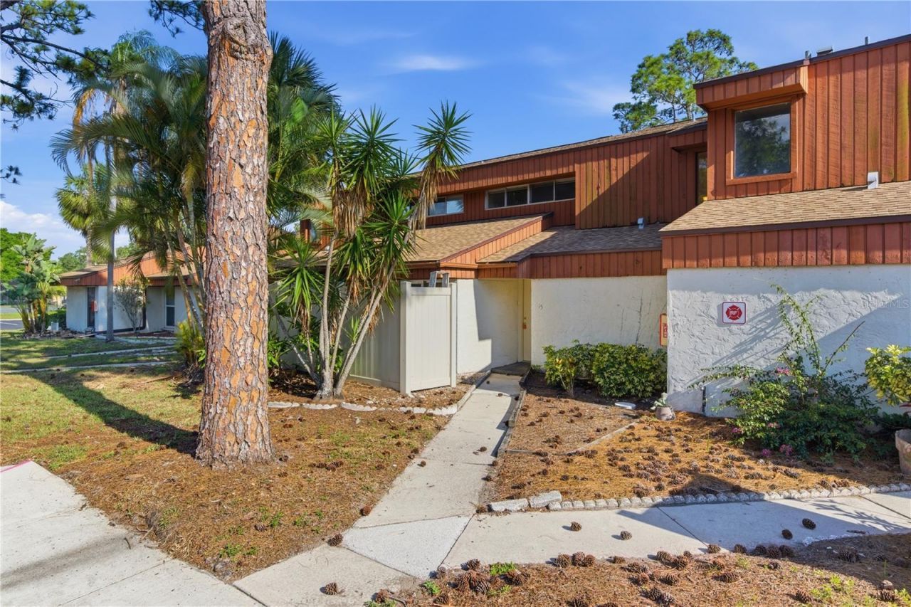 2058 Sunset Point Road , Unit 15, Clearwater, FL 33765 Photo