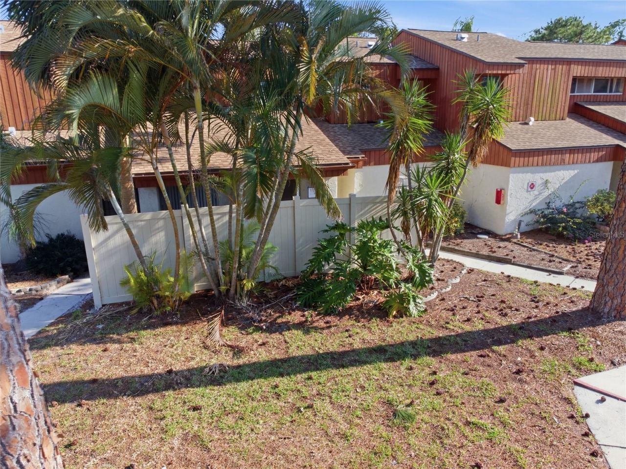 2058 Sunset Point Road , Unit 15, Clearwater, FL 33765 Photo