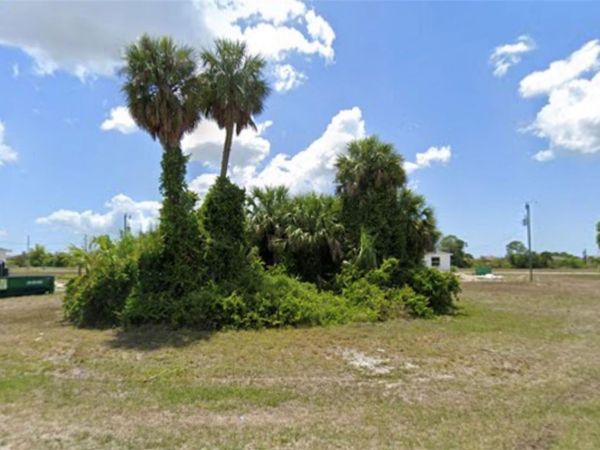 2748 NE 6TH PLACE , CAPE CORAL, FL 33909
