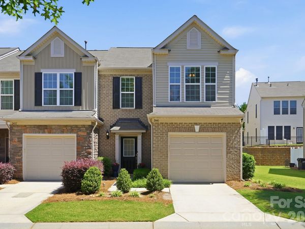 2441 Diplomat Lane, Charlotte, NC 28210