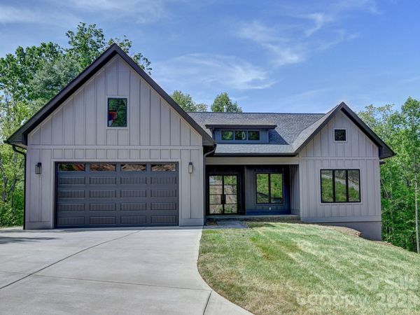 18 Erin Glen Court , Fairview, NC 28730