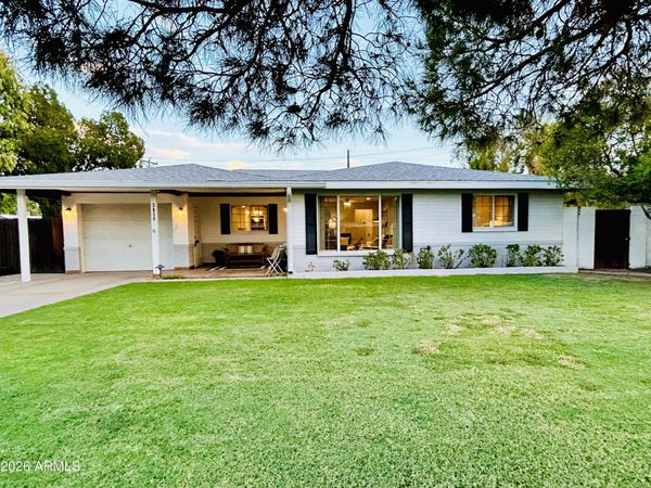 3839 E VERNON Avenue, Phoenix, AZ 85008