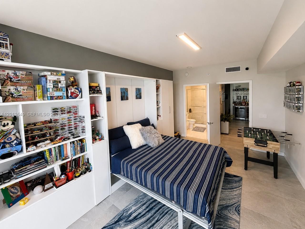 17111 Biscayne Blvd, Unit 1610, North Miami Beach, FL 33160 Photo