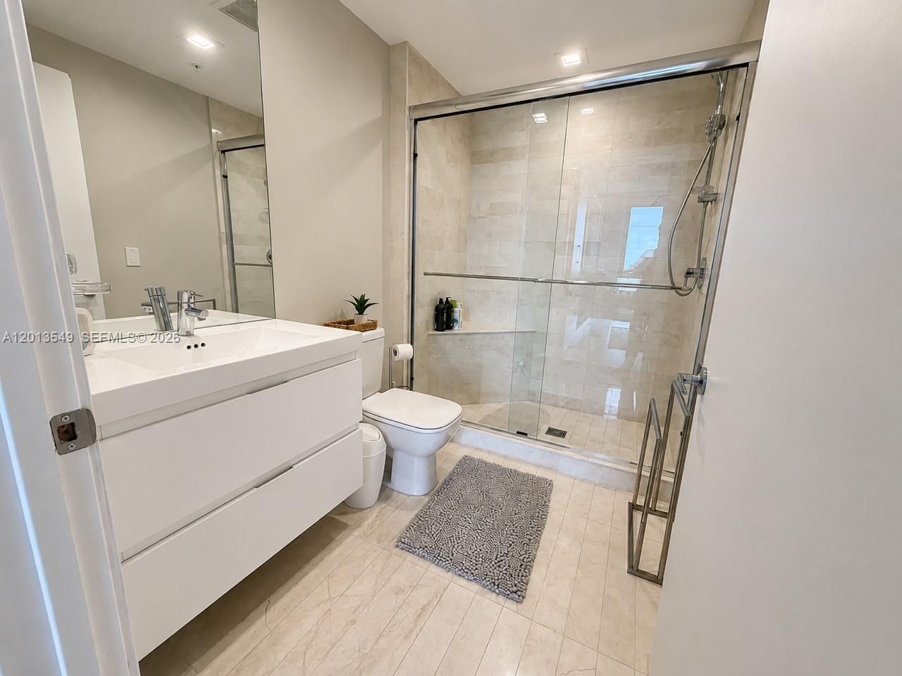 17111 Biscayne Blvd, Unit 1610, North Miami Beach, FL 33160 Photo