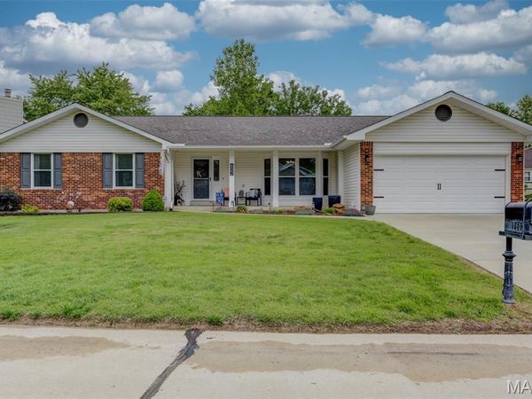 602 Settlers Circle, St Peters, MO 63376