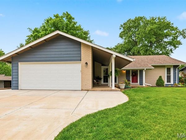 14632 Laketrails Court, Chesterfield, MO 63017