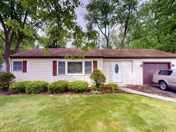 3336 N Betty Drive , Arlington Heights, IL 60004