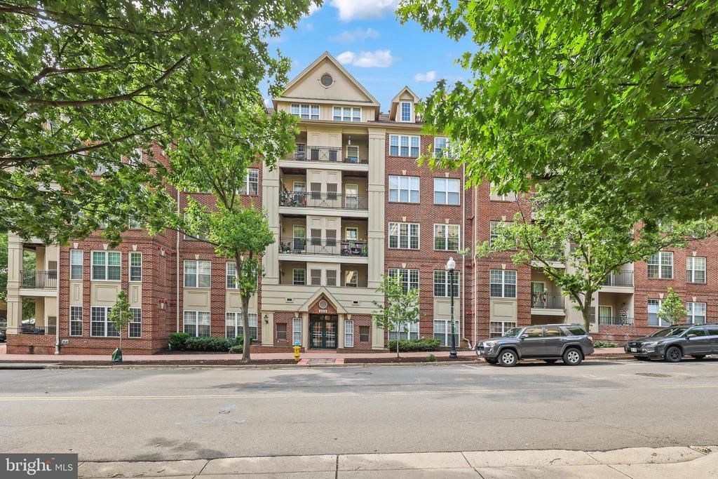 2310 14th Street N, Unit 2, Arlington, VA 22201 Main Photo