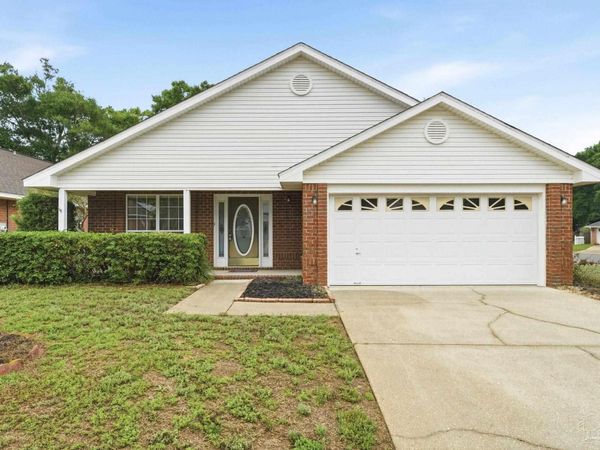 2528 Eclipse Ln, Pensacola, FL 32514