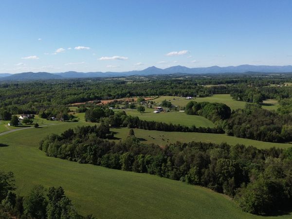 2556 Rock Cliff RD , Bedford, VA 24523