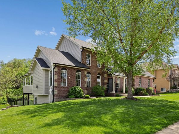 6125 NW 94th Street, Johnston, IA 50131