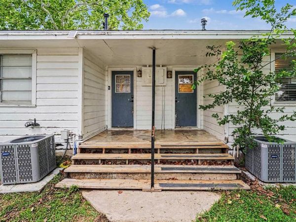 802-804 Plum Street , Sanger, TX 76266