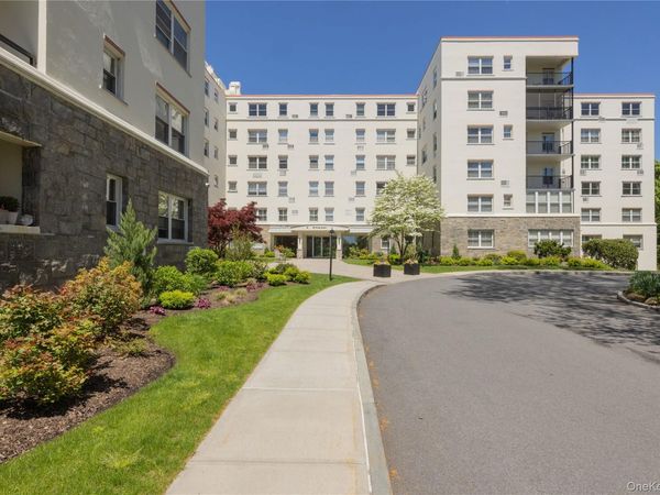 1 Stoneleigh, Unit 5J, Bronxville, NY 10708