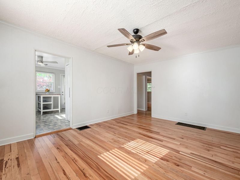 199 E Weisheimer Road, Columbus, OH 43214 Photo 4