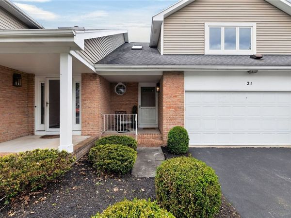 21 Waterford Circle , Rochester, NY 14618