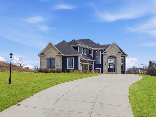 N87W25037 Bay Ct, Lisbon, WI 53089