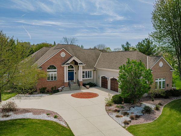 W251S5204 Poppy Fields Rd, Waukesha, WI 53189