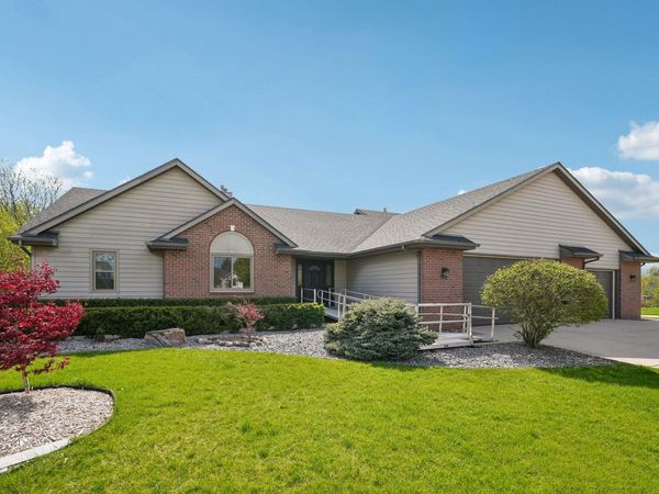 8108 East Ridge Dr, Pleasant Prairie, WI 53158