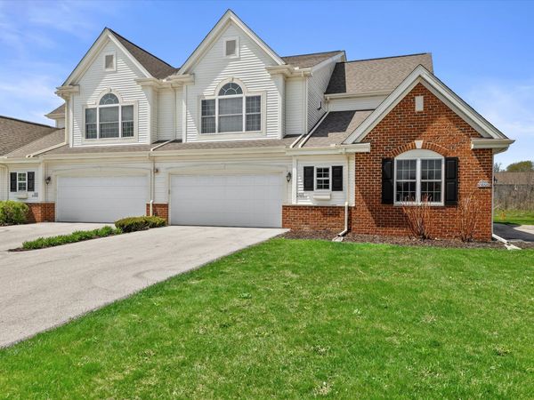 W205N16507 Cranberry Creek Ln, Jackson, WI 53037