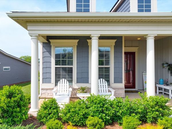 1055 Sumner Grv, Spring Hill, TN 37174