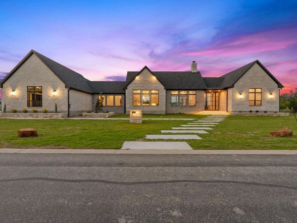 501 Rawhide LN , Florence, TX 76527