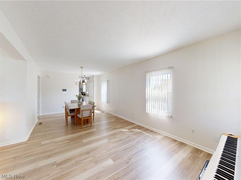 1461 Iroquois Avenue, Mayfield Heights, OH 44124 Photo 13