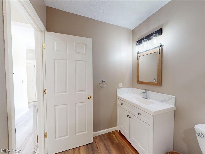 1461 Iroquois Avenue, Mayfield Heights, OH 44124 Photo 17