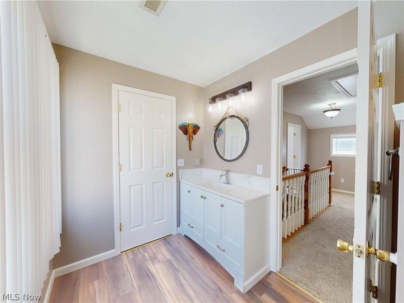 1461 Iroquois Avenue, Mayfield Heights, OH 44124 Photo 21