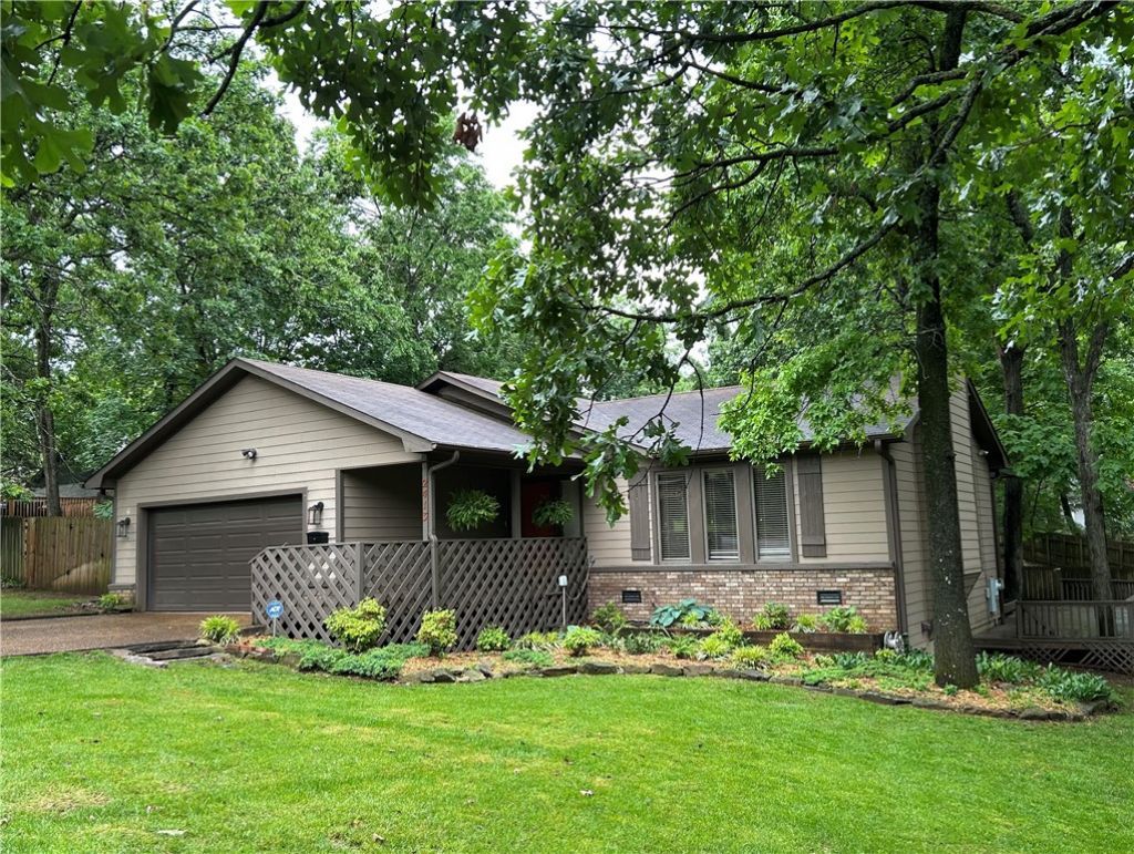 2413 E Twin Oaks Court, Fayetteville, AR 72703 Main Photo