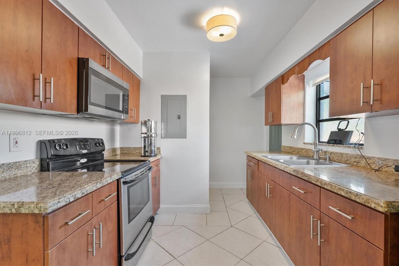 1440 NE 148th St , Miami, FL 33161 Photo