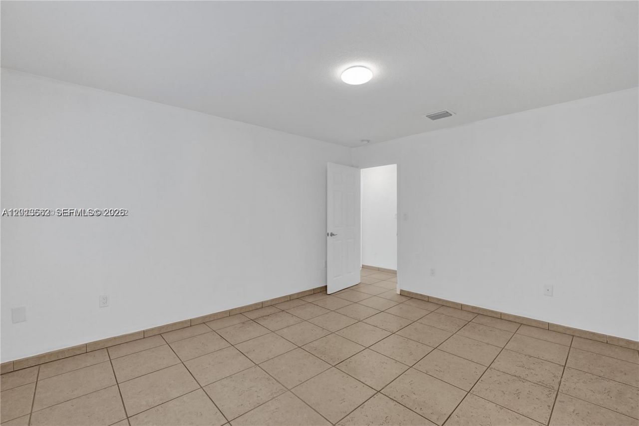 2747 SW 17th St , Miami, FL 33145 Photo