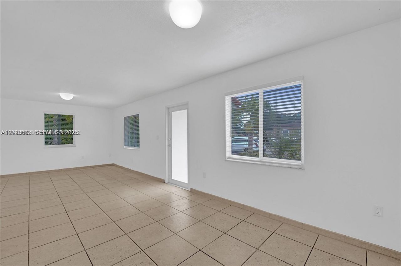 2747 SW 17th St , Miami, FL 33145 Photo